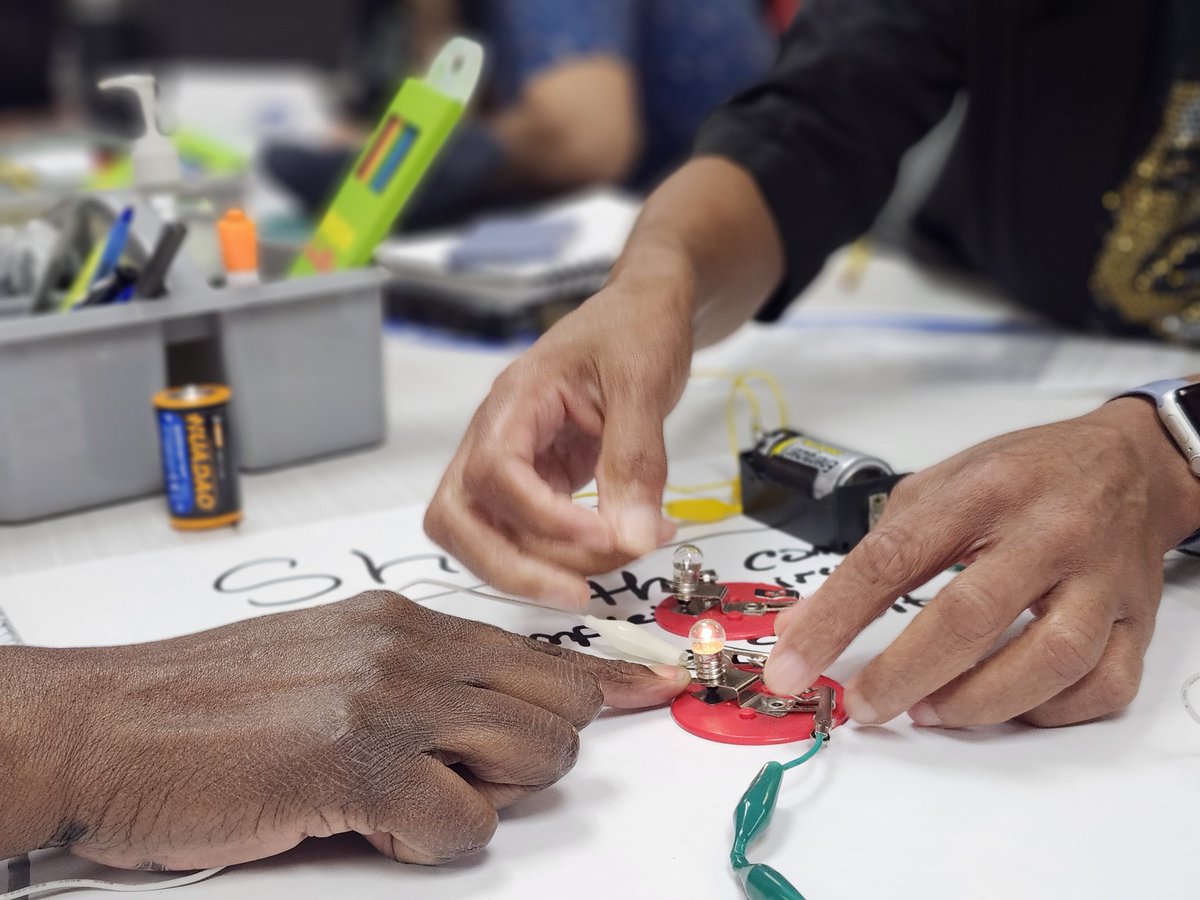 _SamuelNix's tweet image. What it looks like when teachers enjoy unpacking the standard and engaging in the learning they wilk be teaching @DuncanvilleISD