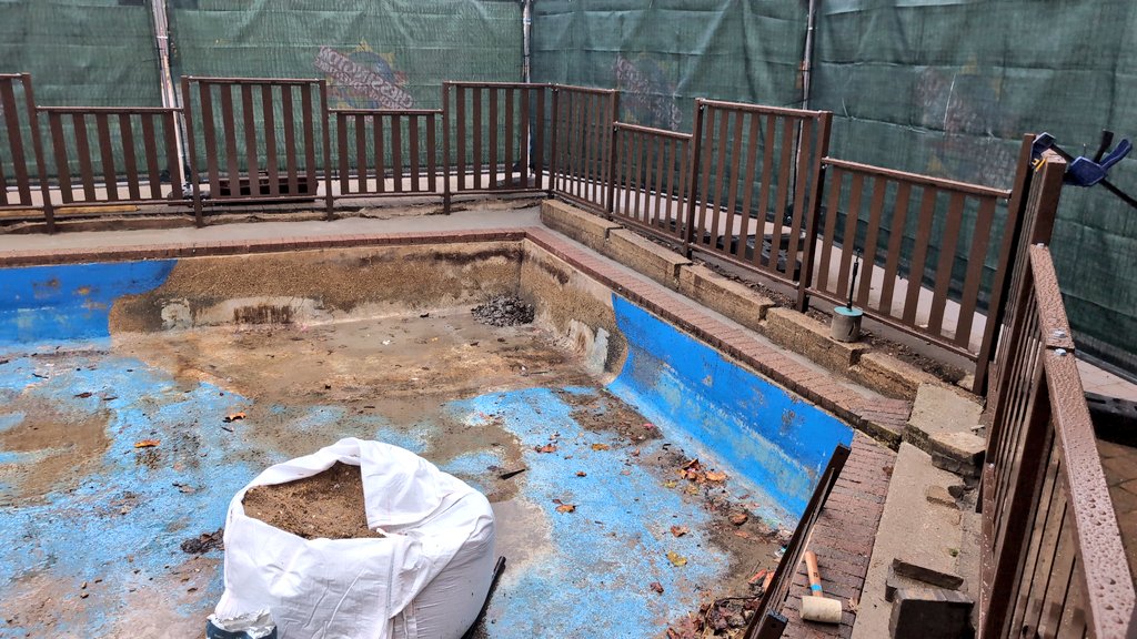 Chessington Buzz tweet media