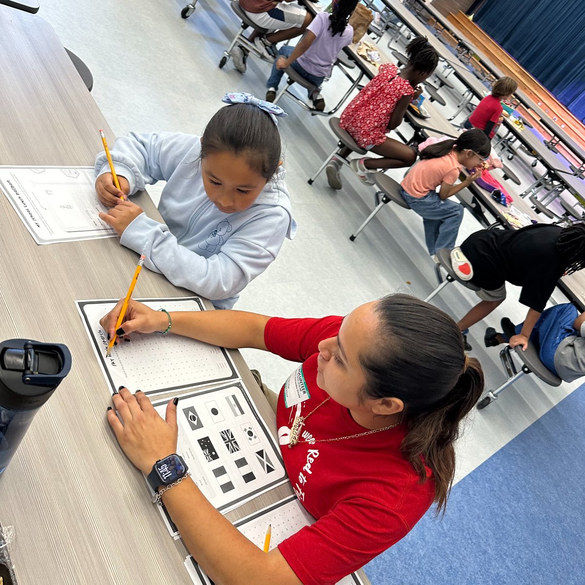 FBISDFoodie's tweet photo. ๐คฉ Love seeing staff bring nutrition into the classroom! @MSE_Astronauts celebrated #NationalSchoolLunchWeek by exploring global flavors through fun, hands-on lunch activities!
#FBISD #FBISDFoodie #NSLW25 #FarmFreshTexas #FarmFreshChallenge #F2SMonth #SchoolLunch #SchoolMeals https://t.co/oXSlgZLl1m