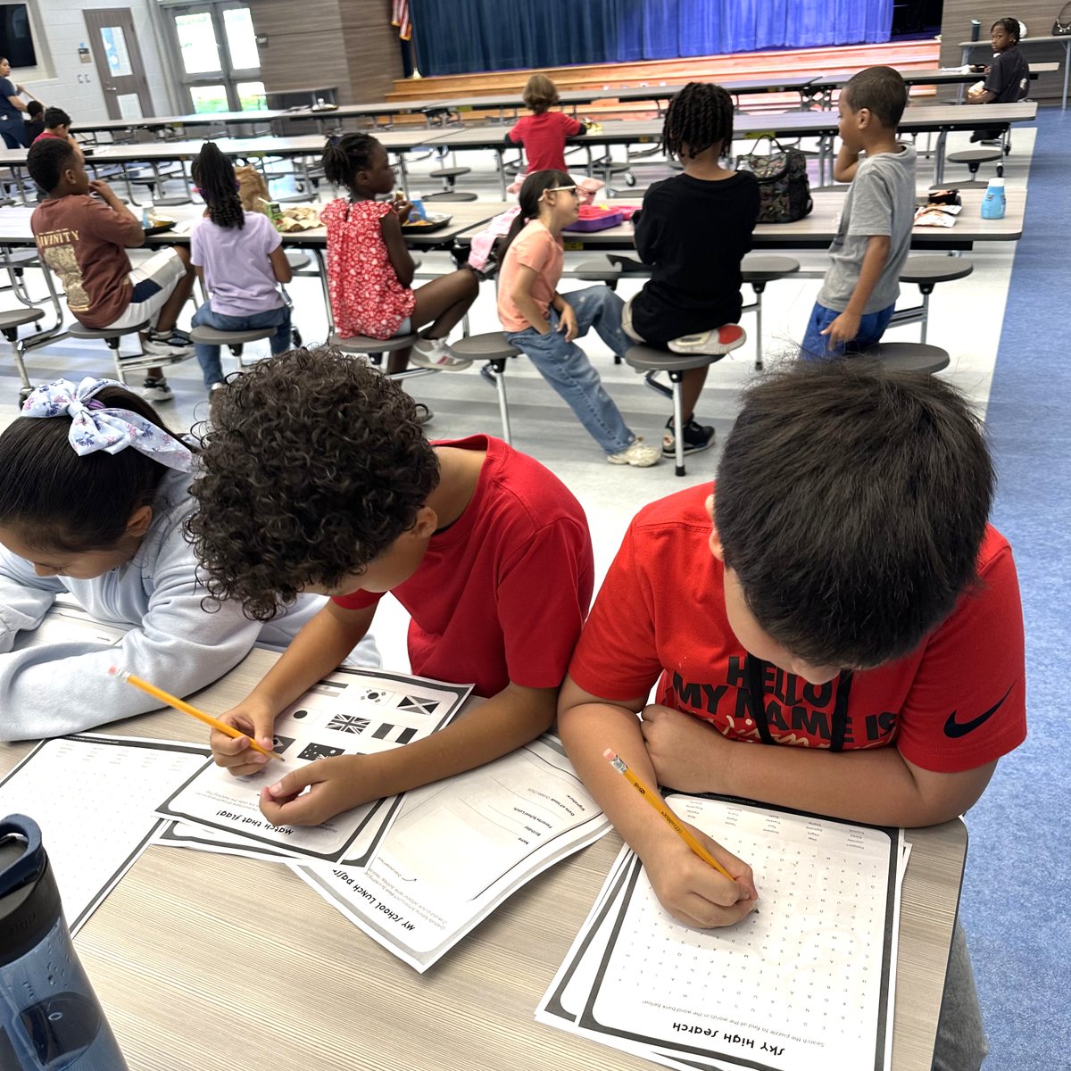 FBISDFoodie's tweet photo. ๐คฉ Love seeing staff bring nutrition into the classroom! @MSE_Astronauts celebrated #NationalSchoolLunchWeek by exploring global flavors through fun, hands-on lunch activities!
#FBISD #FBISDFoodie #NSLW25 #FarmFreshTexas #FarmFreshChallenge #F2SMonth #SchoolLunch #SchoolMeals https://t.co/oXSlgZLl1m