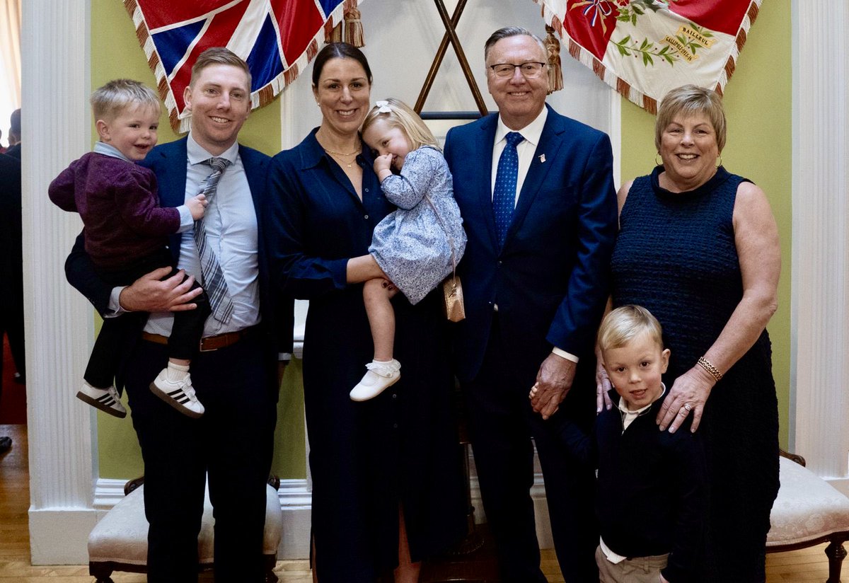 TonyWakehamNL's tweet image. It is the honour of my life to serve as Newfoundland and Labrador’s 16th Premier.

To my family, thank you for your love and support. It meant the world to have you by my side on this special day.

To my newly sworn-in cabinet, it’s time to get to work and deliver better…