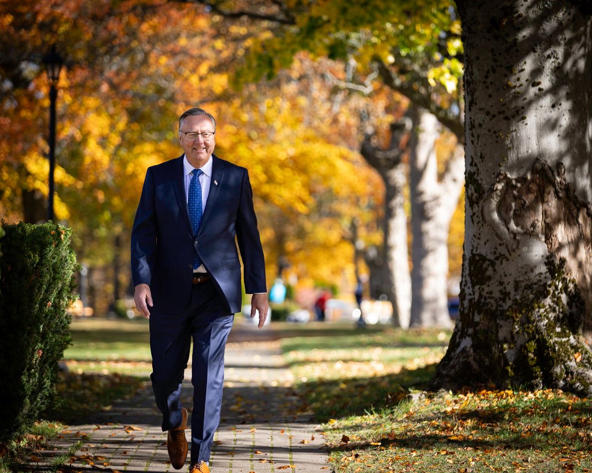 TonyWakehamNL's tweet image. It is the honour of my life to serve as Newfoundland and Labrador’s 16th Premier.

To my family, thank you for your love and support. It meant the world to have you by my side on this special day.

To my newly sworn-in cabinet, it’s time to get to work and deliver better…