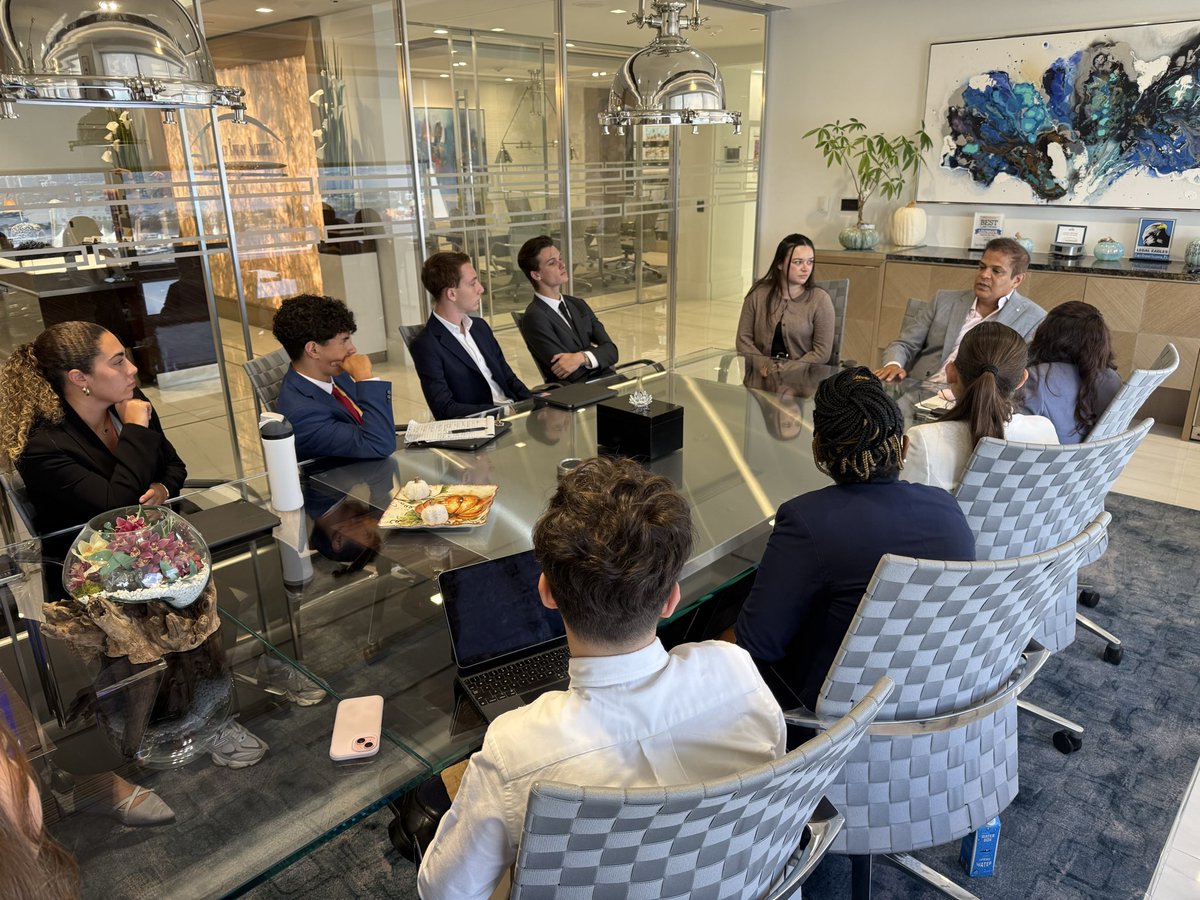🌟 Inspiring Tomorrow’s Legal Minds: A Transformative Mentorship Experience 
 
#ZarcoLaw #GivesBack to Pre-Law Society seniors from the #AmericanHeritageSchools (Broward Campus) for an immersive day of #learning and #mentorship at our Miami office.
 
#HimanshuPatel #TaylorDuncker