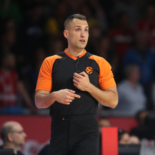 Βάλτε τον μέσα να το γυρίσει ο Γαύρος #paobc #OlympiacosBC