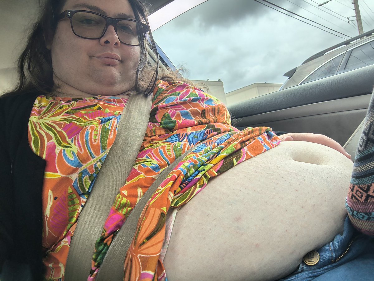 LargeLizardLady's tweet photo. Is it just me or.. Have these things gotten harder to buckle lately? It's not like it could've been shrink in the wash...

Hope y'all are having a good Wide Girl Wednesday. I'm still taking donations for keeping this belly filled <3 https://t.co/WBWfrrzYQK