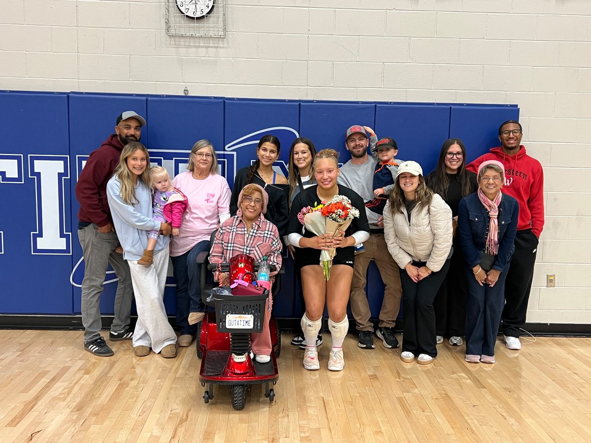 TLewisGK's tweet image. Last night was the start of volleyball districts and senior night. I am so Blessed to be surrounded by such an amazing support system! I love my people 💙 🏐