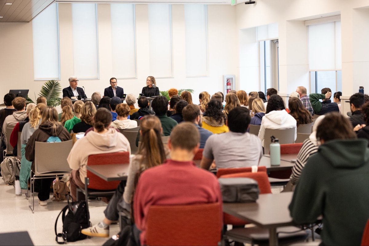 IUONeill's tweet photo. Had an amazing time listening to @DavidKonisky and @CarleySanya discuss their new book, "Power Lines: The Human Costs of American Energy in Transition," which takes a closer look at the human side of energy change.

https://t.co/gBCsEUzUeZ

#climate #energy #climatechange https://t.co/kI4jyR22vh