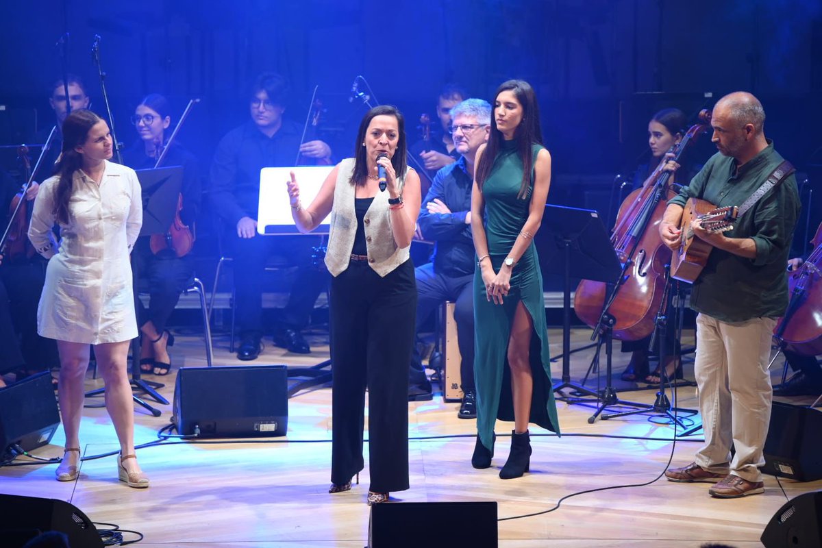 🎶Esta tarde, #LPC volvió a sonar al ritmo de la solidaridad

🎻<a href="/BarriosOrq_2/">Barrios Orquestados</a> nos ha recordado una vez más que cuando la música nace del corazón, transforma ciudades

✨Gracias por hacer de este proyecto una melodía compartida y por regalarnos una gala benéfica emocionante