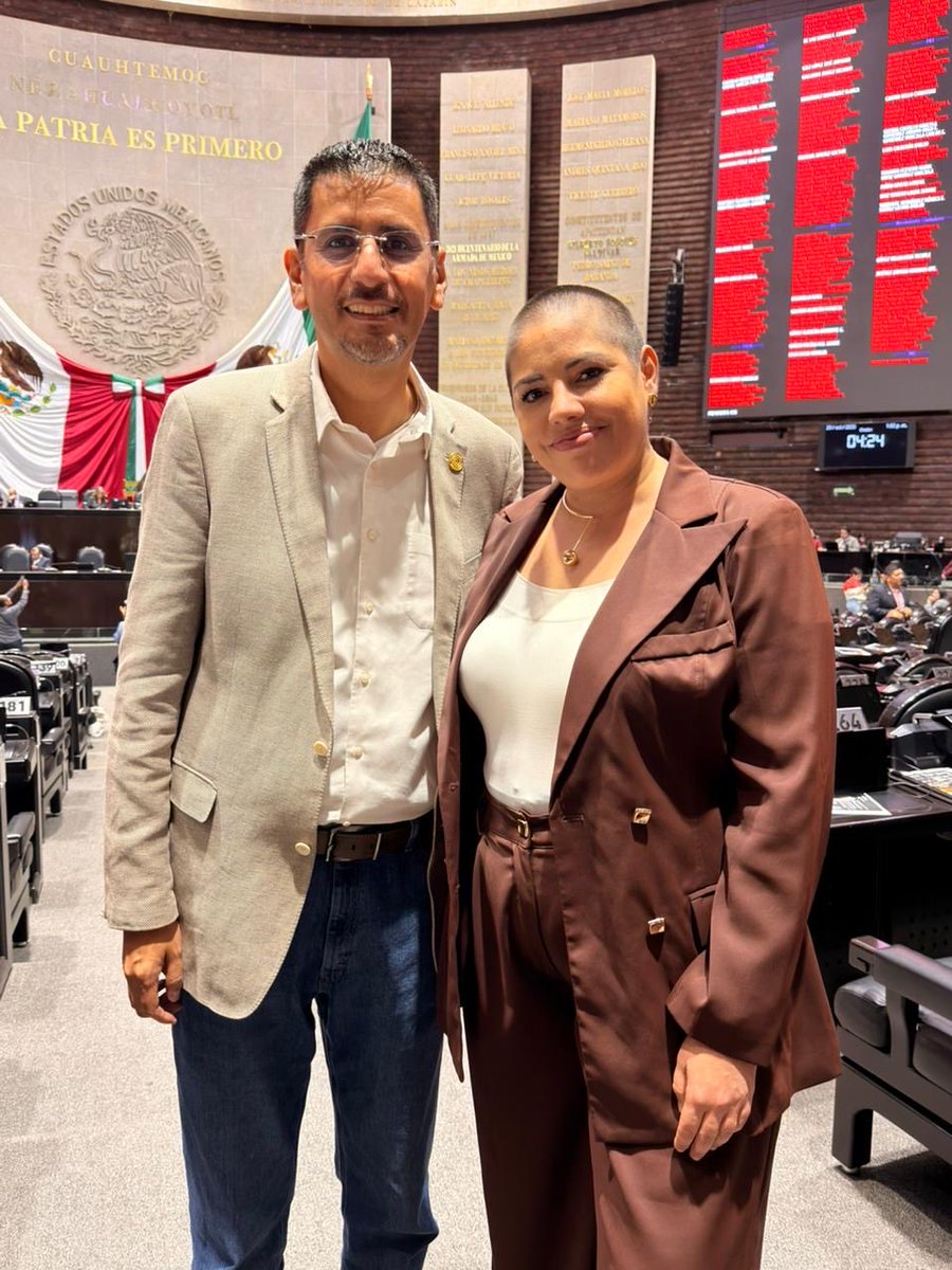 Hoy recibimos en la Cámara de Diputados a <a href="/samaraamm/">Samara Martínez</a> promotora de la #Leytrasciende la vamos a apoyar para legistar en favor de la libertad a decidir con dignidad y sin dolor.