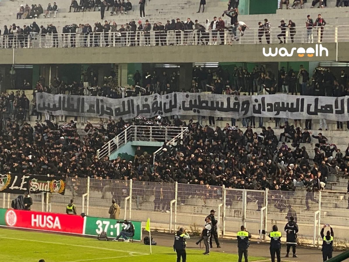 m_krombo's tweet photo. اللهم أرزق الإمارات🇦🇪 فقرا بعد غنى وضعفا بعد قوة وذلاً بعد عزه ووضعه بعد رفعه
ودماراً بعد بنية . وهواناً بعد مكانة
وناراً تجعلها رماداً تذروها الرياح...🤲🤲 ،،
#أنقذوا_الفاشر
#StopElFasher
#SaveElFasher
#الإمارات_تقتل_السودانين
#الفاشر_تباد_في_صمت
#مليشيا_زايد_تقتل_السودانين https://t.co/uYHddhv1ls