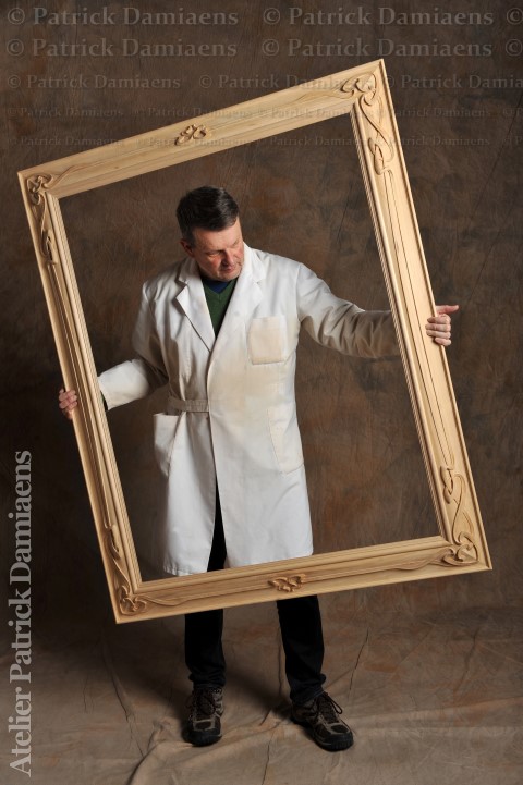 heraldicinwood's tweet image. The picture frame with Art Nouveau ornaments for an Australian client from Sydney is ready.
It just needs to be finished with 24-carat gold leaf. The question is whether this will be done in Australia or Europe. #pictureframe #frame #woodcarver #patrickdamiaens