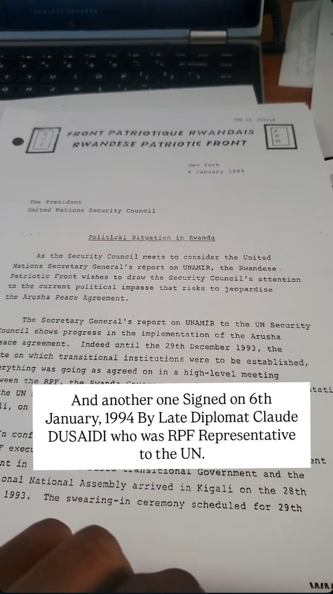 Throwback: Imikono y’Abanyabigwi bacu Inkotanyi

Mu ntangiriro z’urugamba rwo kubohora igihugu (1990–1994), Rwandan Patriotic Front (RPF-Inkotanyi) n’ingabo zayo Rwandan Patriotic Army (RPA) bakoreshaga imikono yabo ku nyandiko, amabaruwa y’ubuyobozi, n’amasezerano mpuzamahanga.
