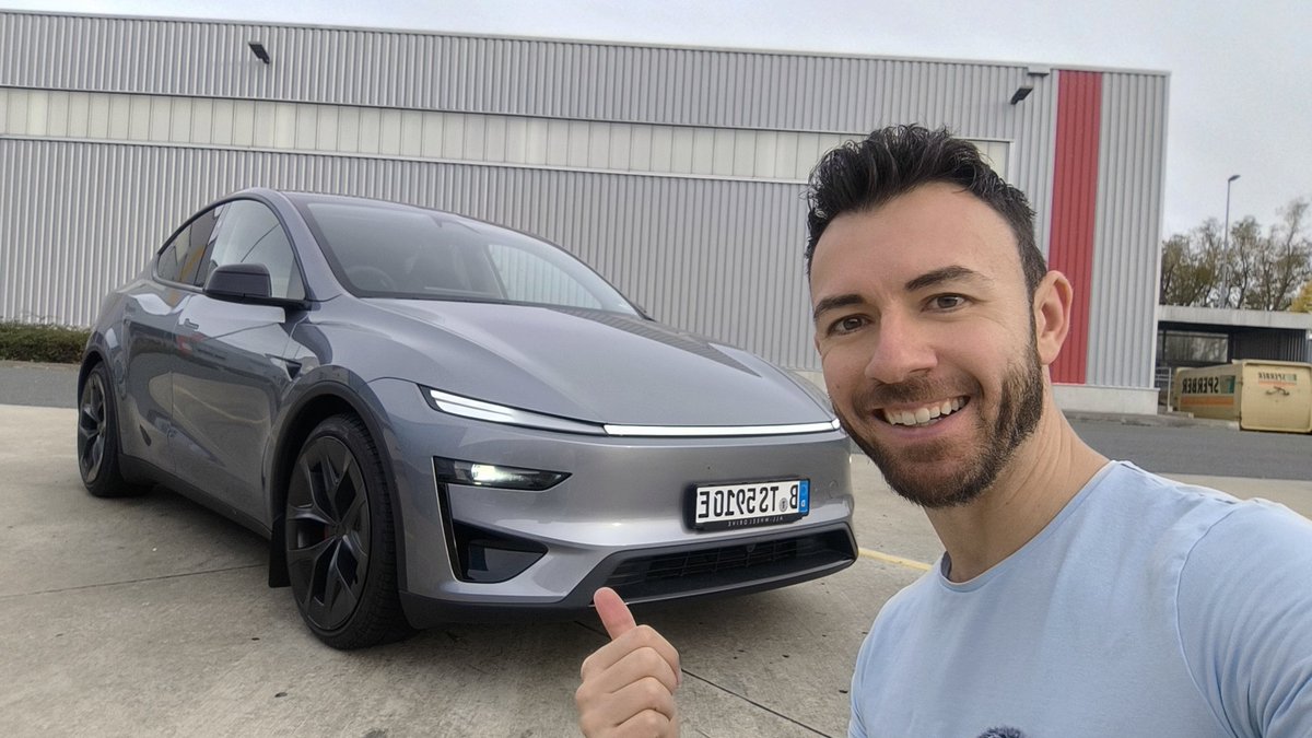 AlexanderKrem20's tweet image. Das neue Tesla Model Y Performance 2025 war heute Abend mein Begleiter! Ich habe für euch ein ausführliches Review gedreht. Ich muss sagen, der Premium Allrad hat es mir nicht so angetan, aber der Performance ist schon richtig geil! #teslamodelyperformance #modelyperformance