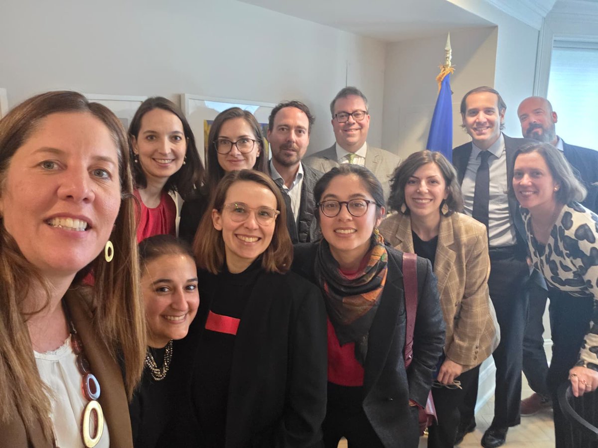 Maybe in another life I’d be a think tanker 😀 Fantastic lunch with some of the sharpest policy minds in DC: brilliant analysis on defense and trade, Ukraine, broader 🇪🇺🇺🇸 relations, and turning ideas into action. The intersection of policy and academia at its best, thank you!