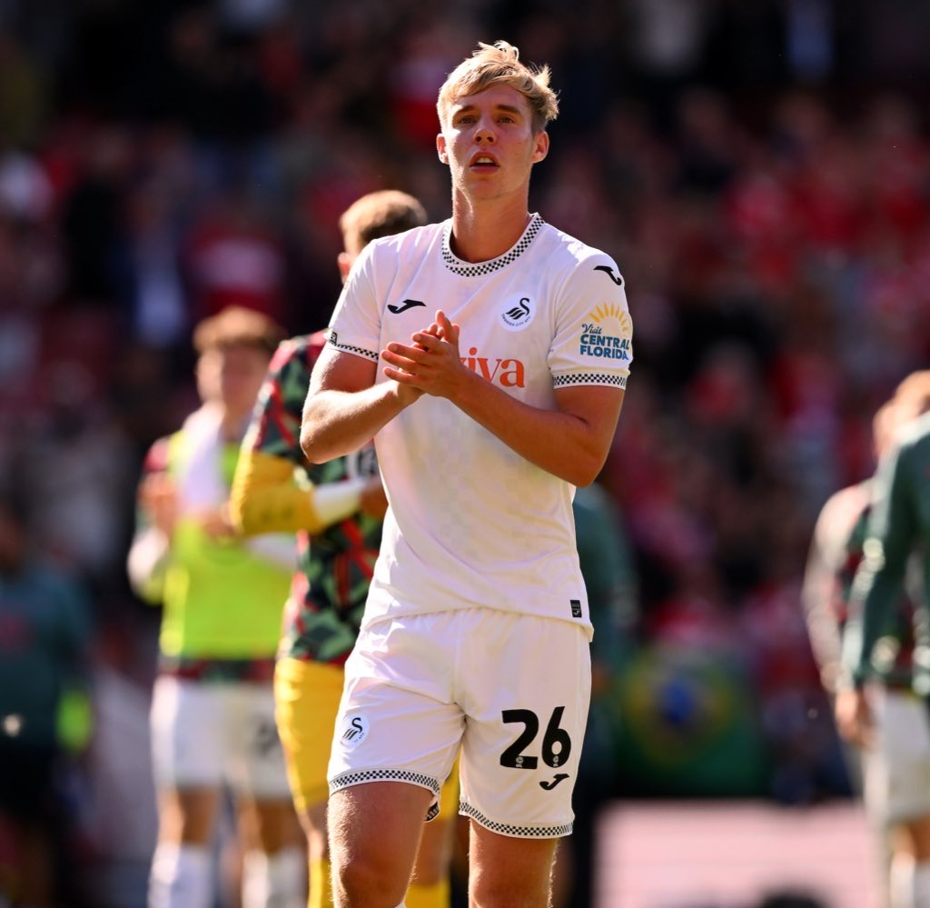 westhamnewshub's tweet photo. Kaelan Casey has been absolutely solid for Swansea vs Manchester City tonight. 

15 defensive contributions so far, fearless in challenges and aerial duals also calm on the ball

Could do with him back playing for us at CB based on this performance #SWAvMCI #WHUFC ⚒️🏴󠁧󠁢󠁥󠁮󠁧󠁿 https://t.co/TS51uxim4n