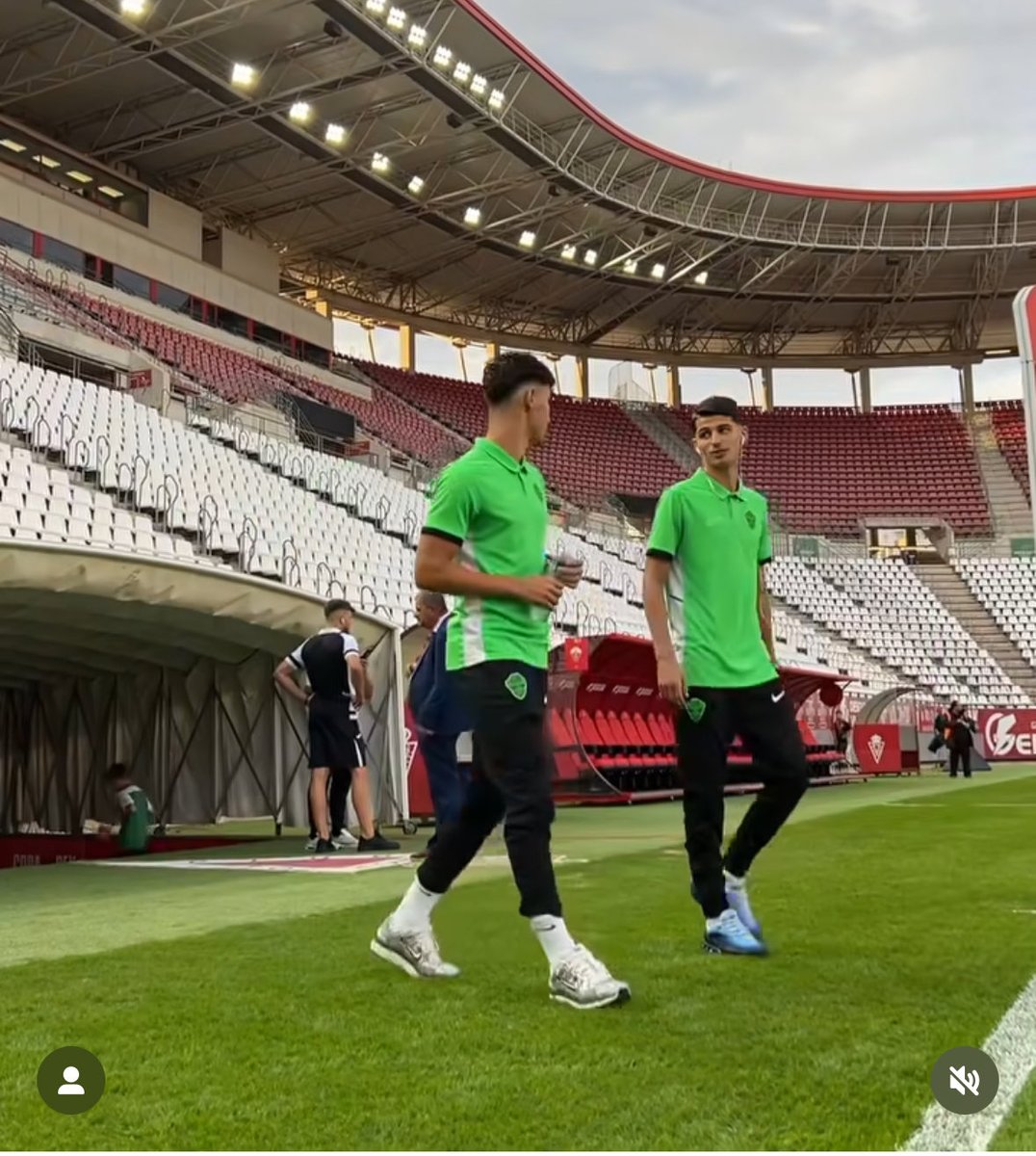Orgullo para nuestro club. 
Noche de emociones.
Nuestros canteranos juntos desde sus comienzos.
Seguid trabajando y luchando por vuestros sueños ❤️🖤