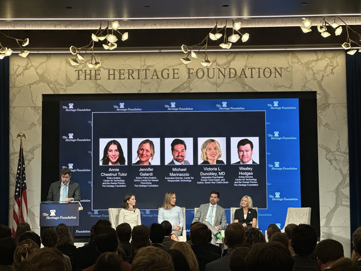 _jacobmatthews's tweet photo. Great conversations today regarding the impact of digital dependency on our youth.

Featured speakers included: @KevinRobertsTX, @JonHaidt, @DrJayRichards, @AnnieChestnut, @JennGalardi, @Naseeoh, &amp; others. https://t.co/pcY6E4ukOX