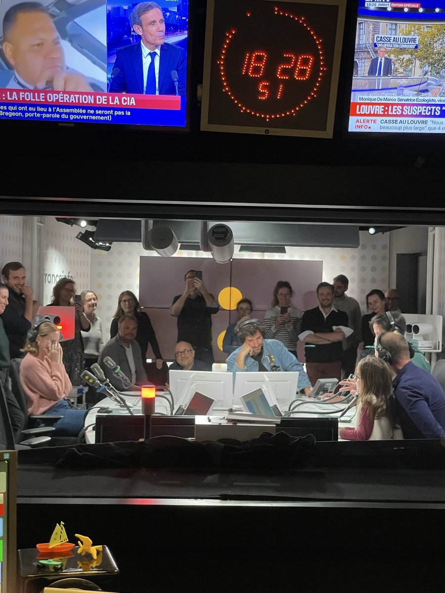 Cette fois … c’est vraiment fini 💔🎙️💔… 

une belle Histoire qui s’achève trop brutalement … Une décennie géniale à faire des rencontres fantastiques ! Vous allez me manquer terriblement… <a href="/franceinfo/">franceinfo</a> <a href="/franceinter/">France Inter</a> 🥺