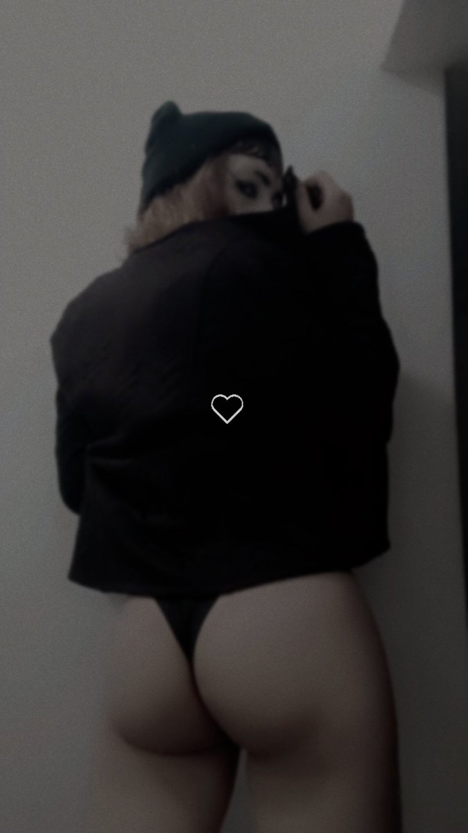 exe_bellum's tweet photo. 🖤

#femboyfashion #femboytighs #femboithighs #Femboy #gothgirl https://t.co/G5NQT8EjMZ