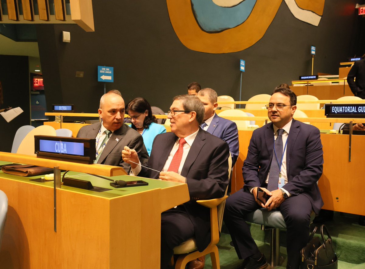 En la #AGNU quedó claro quien es el criminal abandonado por la mayoría, quiénes son los cobardes vendidos al criminal y quiénes son los valientes, los firmes, los incomprables. Una vez más  el mundo demostró que Cuba tiene la razón y no está sola.