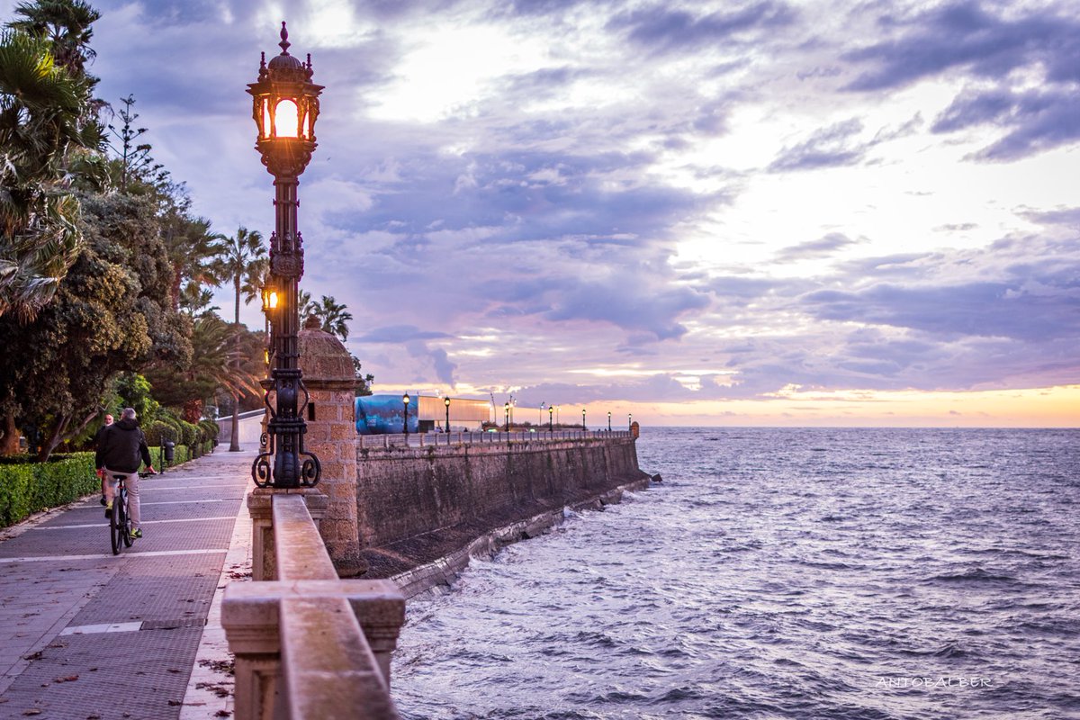 antocoleta67's tweet image. Así es Cádiz desde mi objetivo. 📸📸📸🌅🌅🌅
