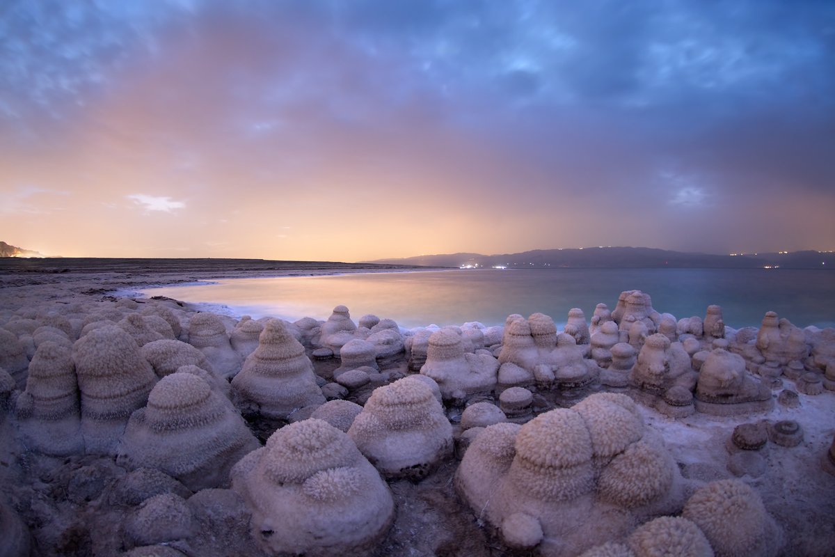 FX1988's tweet photo. sunrise over the dead sea

#Sunrise 
#DeadSea 
#NegevDesert 
#LandscapePhotography 
#NaturePhotography 
#DesertSunrise 
#SaltFormations 
#LongExposure 
#FineArtPhotography 
#TravelPhotography 
#IsraelPhotography 
#MorningLight https://t.co/KhxXq992DZ