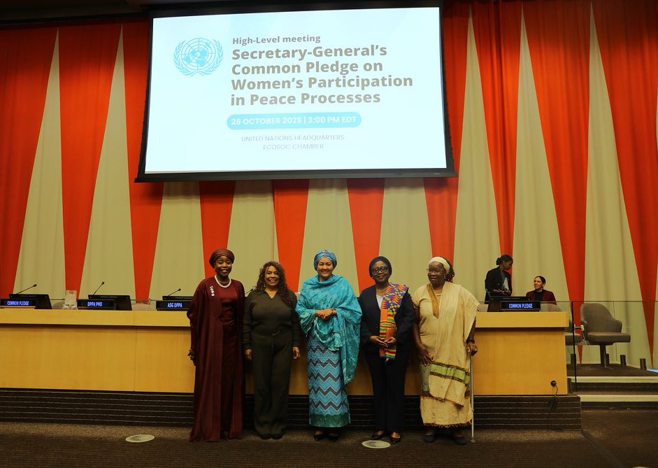 UNDPPA's tweet photo. It was a full house as countries backing the Secretary-General’s #CommonPledge on Women’s Participation in Peace Processes showcased yesterday at #UNHQ how they are moving from commitment to action — advancing women’s meaningful participation in peace and mediation efforts. #WPS https://t.co/Ra3tUoa8K6