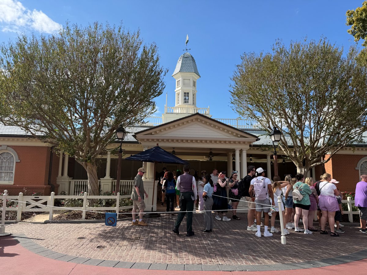 laughingplace's tweet image. Photos: The former Liberty Square Riverboat Landing has opened once again at the #MagicKingdom as an extended queue for The Haunted Mansion. laughingplace.com/disney-parks/r…