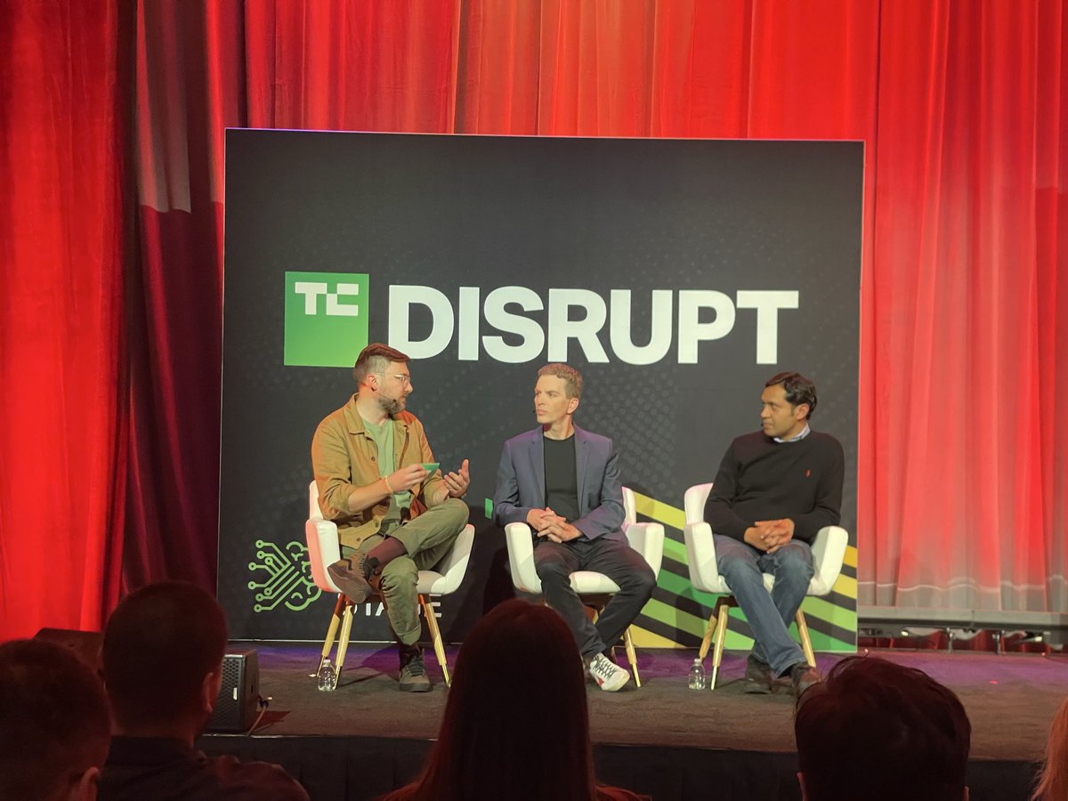 antonio_awear's tweet photo. 🚗 The future of self-driving might look like this:
You own an autonomous vehicle—but when you’re not using it, it joins a rideshare network like Uber and earns money for you.

AI isn’t just changing how we move—it’s redefining ownership, mobility, and income. #TechCrunchDisrupt https://t.co/JQCdRYsK38