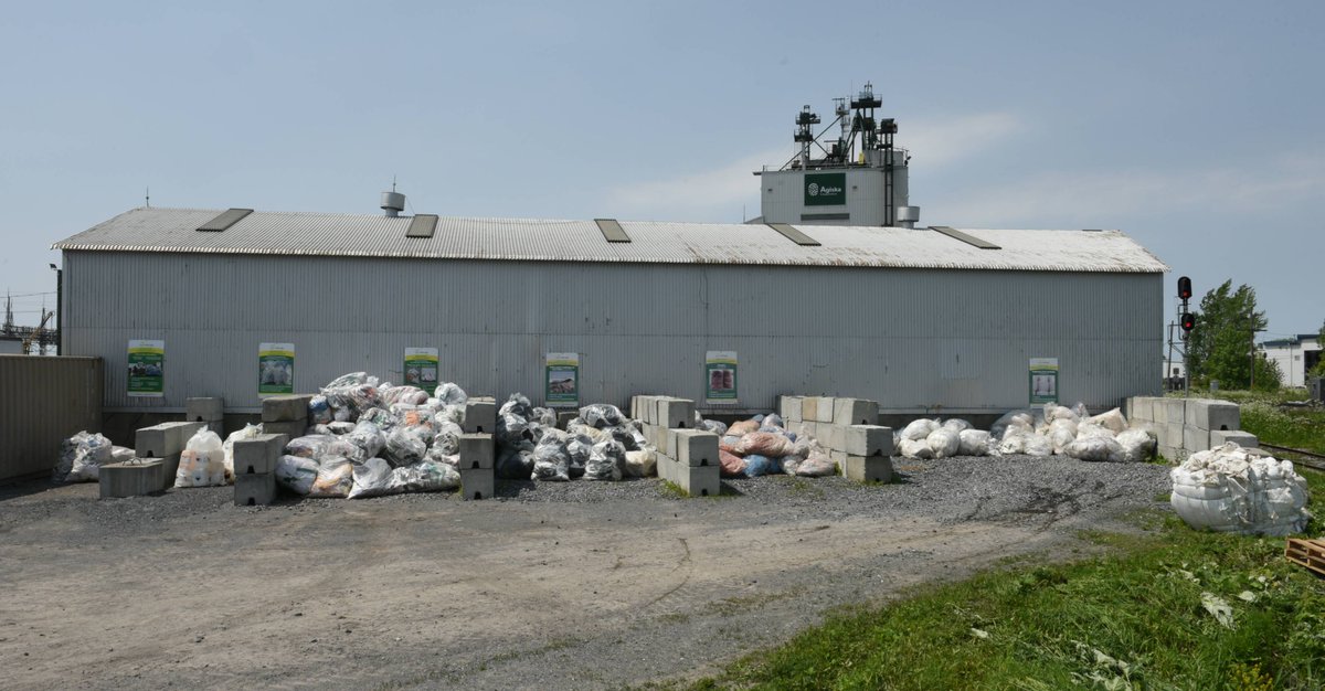 Faites le tri dans vos contenants et sacs agricoles vides! Déposez-les dans un point de dépôt avant le 31 octobre. Les pellicules d'enrubannage, sacs-silo et ficelles seront toujours acceptés après cette date. Merci pour votre engagement cette saison, à l'année prochaine!