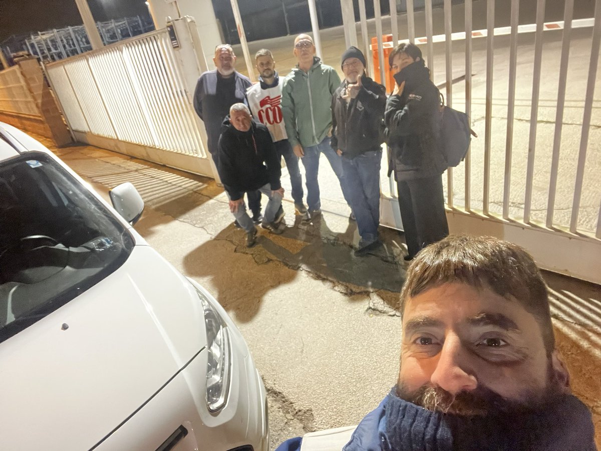 JaviAdalid's tweet photo. HUELGA METAL!!! CCOO EBRO FACTORY MONTCADA 🧨🔥🔥🧨🧨✊🏼✊🏼 https://t.co/ZbnYmEbqRU