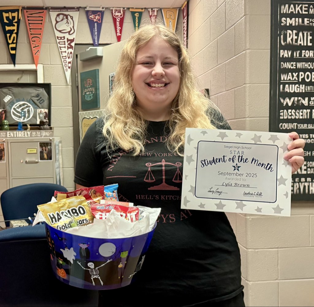 SiegelLibrary's tweet image. So proud of our amazing library aide and @SiegelBeta leader, Lyla! 🌟 She’s truly deserving of @SiegelHighStars Student of the Month! 💙