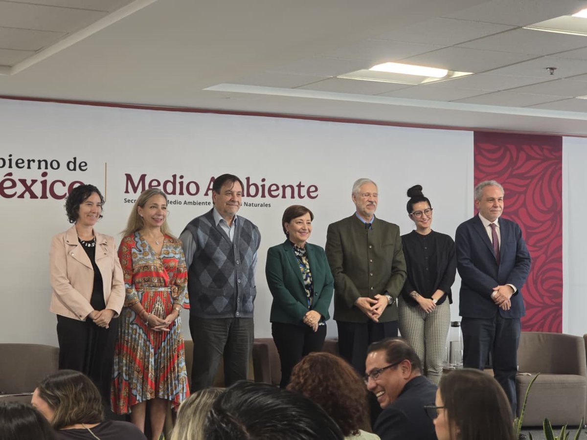 AmbienteEdomex's tweet image. Presentación de la “Hoja de Ruta de México para cumplir o superar la Meta 3 del Marco Mundial de Biodiversidad Kunming–Montreal” realizada por SEMARNAT, CONANP, WWF y GEF.
Para fortalecer la efectividad en el manejo de las Áreas Naturales Protegidas.
#KunmingMontreal
#WWF 
#GEF