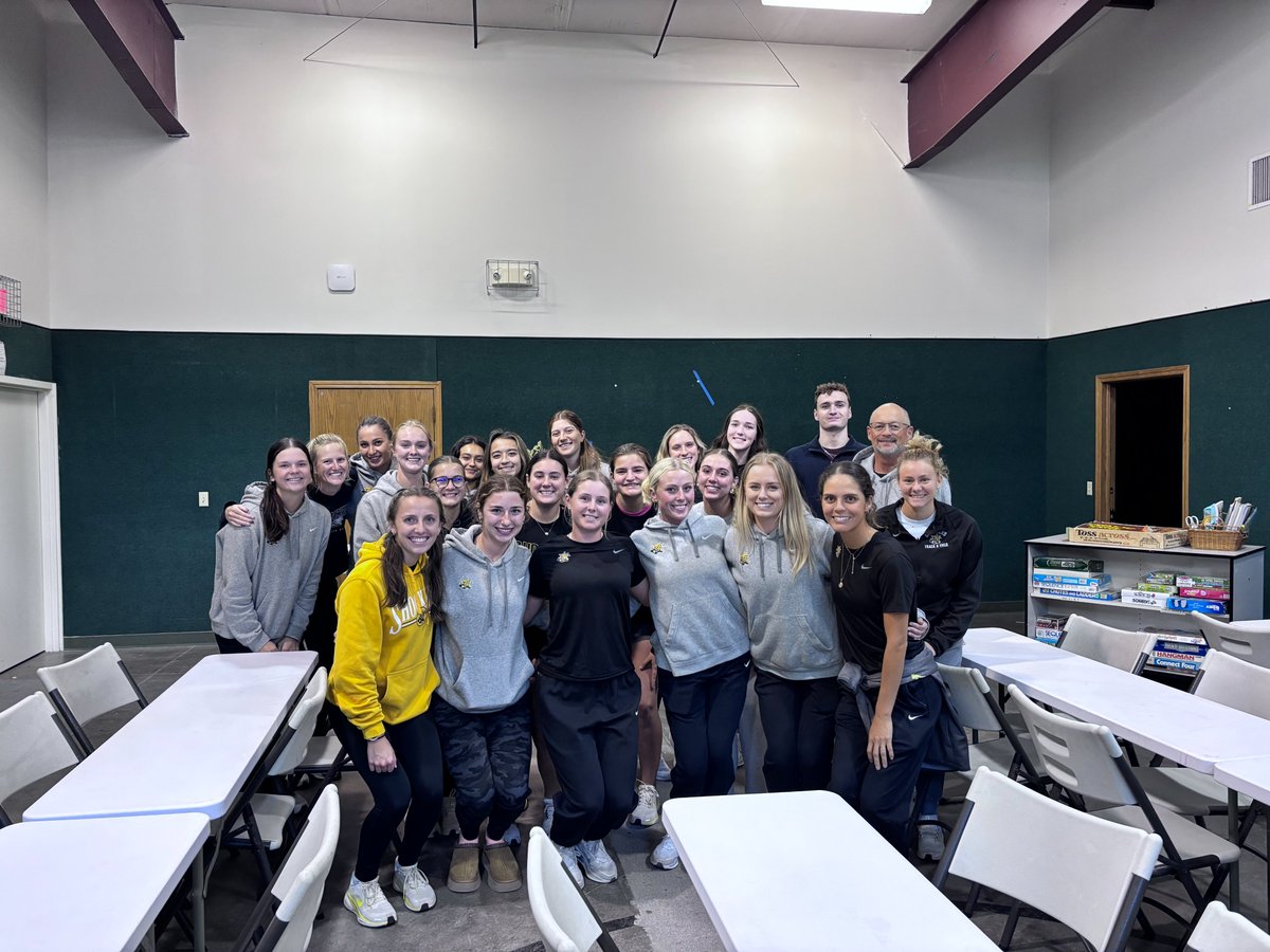 Our annual Athletic Department Serve-A-Thon was yesterday and placed over 200+ Shocker student-athletes, coaches, and staff across 9 different locations to combine for over 400 hours of community service!

We love serving this incredible community we are a part of 🙌