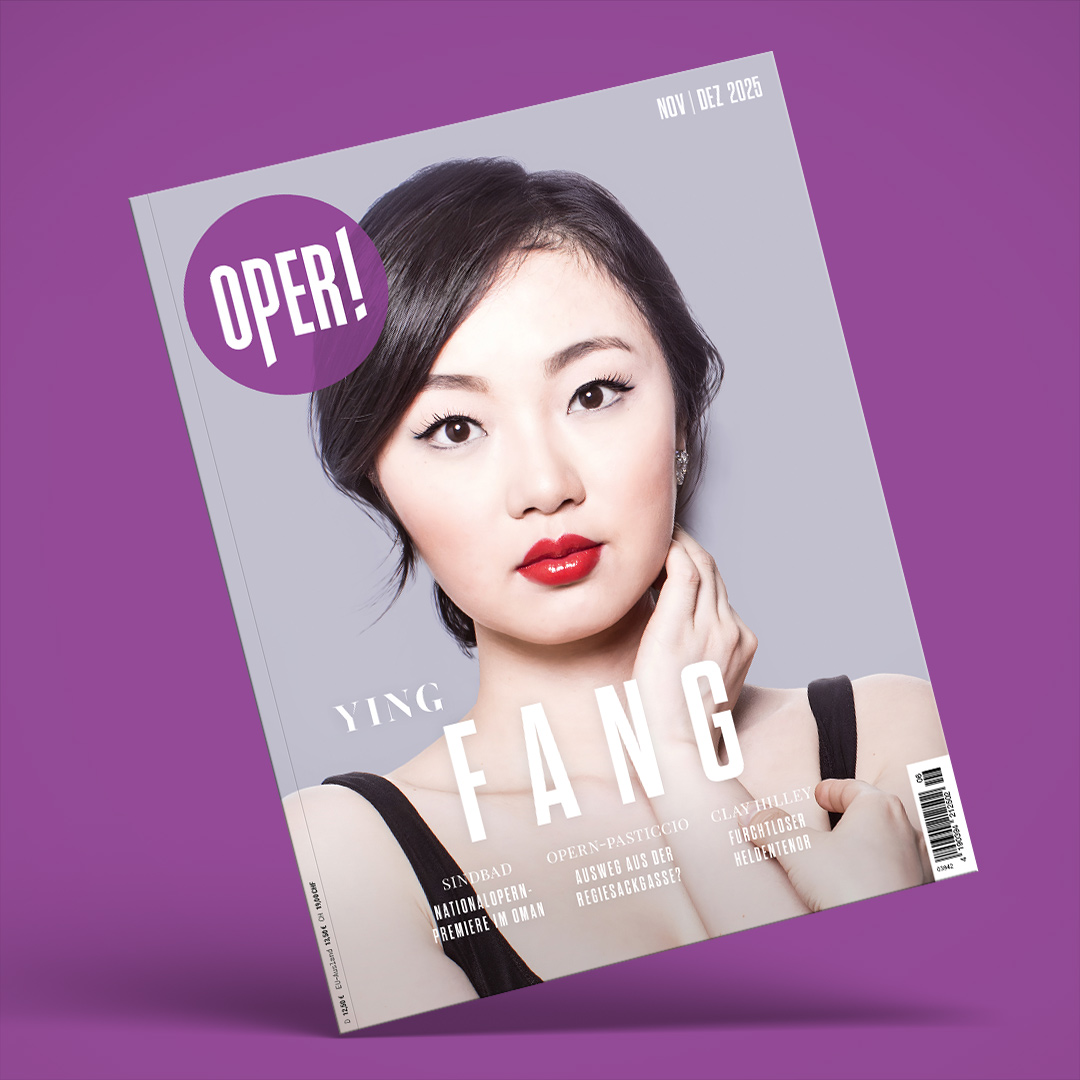 opermagazin's tweet photo. Die neue Ausgabe von OPER! ist raus 🍂☔ https://t.co/h62ZWwbDWV
Im Titelinterview: die Sopranistin #YingFang über Mozart, den Weg zu Giulietta in "I Capuleti e i Montecchi" und scharfes Essen. Apropos "Essen" – Pasteten sind angesagt, genauer: das musikalische #Pasticcio als neuer, alter Ansatz im Musiktheater. Außerdem: das Royal Opera House - @ROH_Muscat und die Uraufführung von "Sindbad, the Omani Sailor" | Neapel feiert 2.500 Stadtjubiläum, das @teatrosancarlo feiert mit | Wagner in Paris: Pablo Heras-Casado schmiedet weiter am "Ring" – #Walküre-Premiere im November | Weitere Interviews mit Heldentenor #ClayHilley, dem Modedesigner und Kostümbildner #ArthurArbesser, dem US-Counter #ReginaldMobley und mit #AlexanderOmarKalouti: der ehemalige Pressesprecher der Oper Dortmund als ihr neuer Dienstherr.