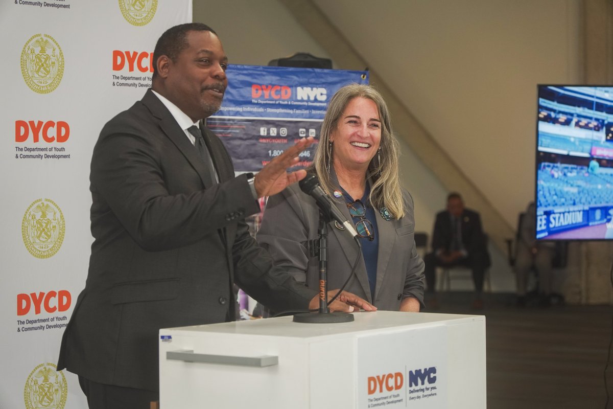 NYCYouth's tweet image. We have officially opened a new 21,000-square-foot “one-stop shop” community space behind Queens Borough Hall in Kew Gardens!
 
Operated by @Commonpoint_Qns, the space will serve as a hub for city services, community events, and nonprofit programming!