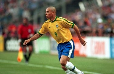 LinoTreize's tweet photo. ROBINIO VAZ

R9 https://t.co/vk0k9M9kBq