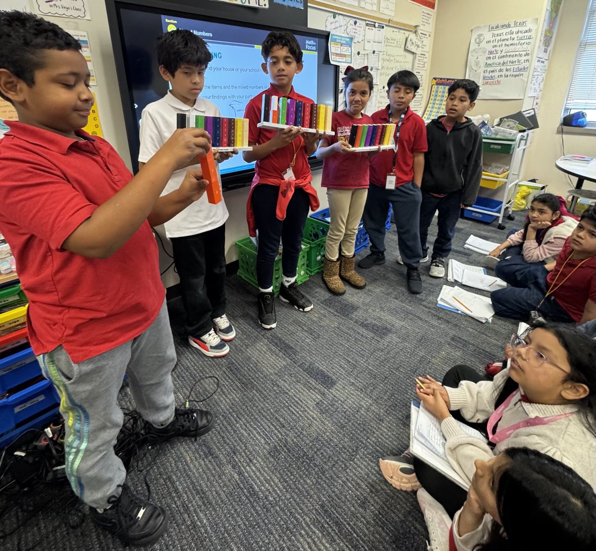 vega7myriam's tweet image. Building fractions with Fraction Stax! #fractions #mixednumbers #improperfractions #Math @AliefISD