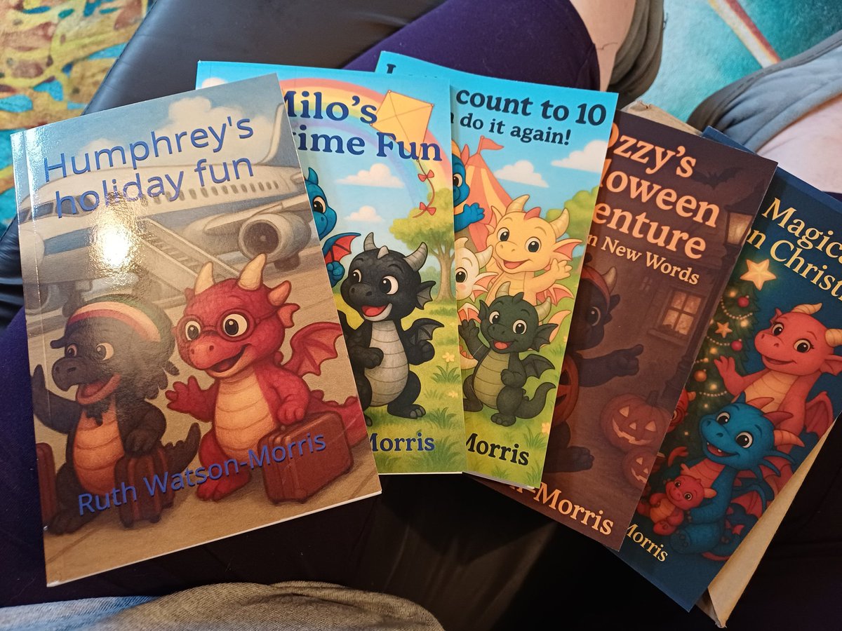 RuthWatsonMorr1's tweet image. HUMPHREY&apos;S HOLIDAY FUN
BUY IT TODAY ON KINDLE. 
Beautiful mini children&apos;s book.
Happy little dragon goes off on his holidays, having so much fun.
Beautiful painted artwork. 
Pocket size book for any young child to enjoy. 
UK LINK: amzn.eu/d/7PUwxWX Kindle 
UK LINK:…