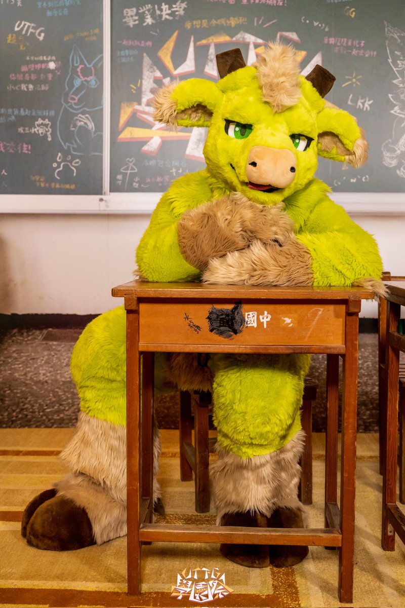 老師再見
毛朋友再見
大家明天見
再見

📷： 沙鷗 
🪡： <a href="/KemoTianou/">天偶毛作✨commission close</a>