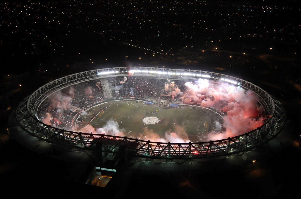 #EDLP 🇦🇹
La posibilidad de jugar en el Estadio de calle 25:

Puede, como siempre, que haya posiciones encontradas al respecto.
Obviamente, un Estadio en el que fuimos felices y muy ganadores.
Eso no se olvida jamás.

La hago corta.
¿Es para hacer todo lo que tenemos que hacer en