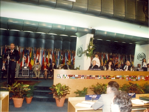 #FidelCastro pronuncia discurso en la VI Cumbre Iberoamericana de Jefes de Estado y Gobierno en Santiago de Chile, 10 de noviembre de 1996 
bit.ly/2F9tt8w
fidelcastro.cu
#100AñosConFidel #Cuba #Revolución #FidelCastro  #SomosContinuidad #RevoluciónCubana