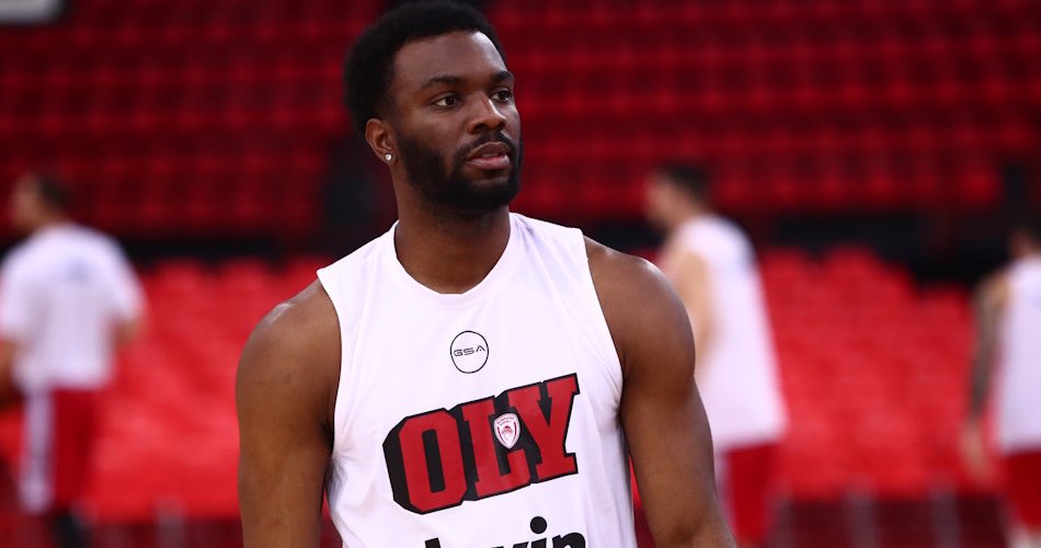 Οποτε θες μπες αλανακο μου
Μη βιαζεσαι
Κλαιν μαιν
Εχουμε χρονο ακομα

Θεωρω μεχρι να παντρευτώ θα εχεις μπει
Ολοι διπλα σου σε αυτη την αναρρωση 17 μηνων που κανεις