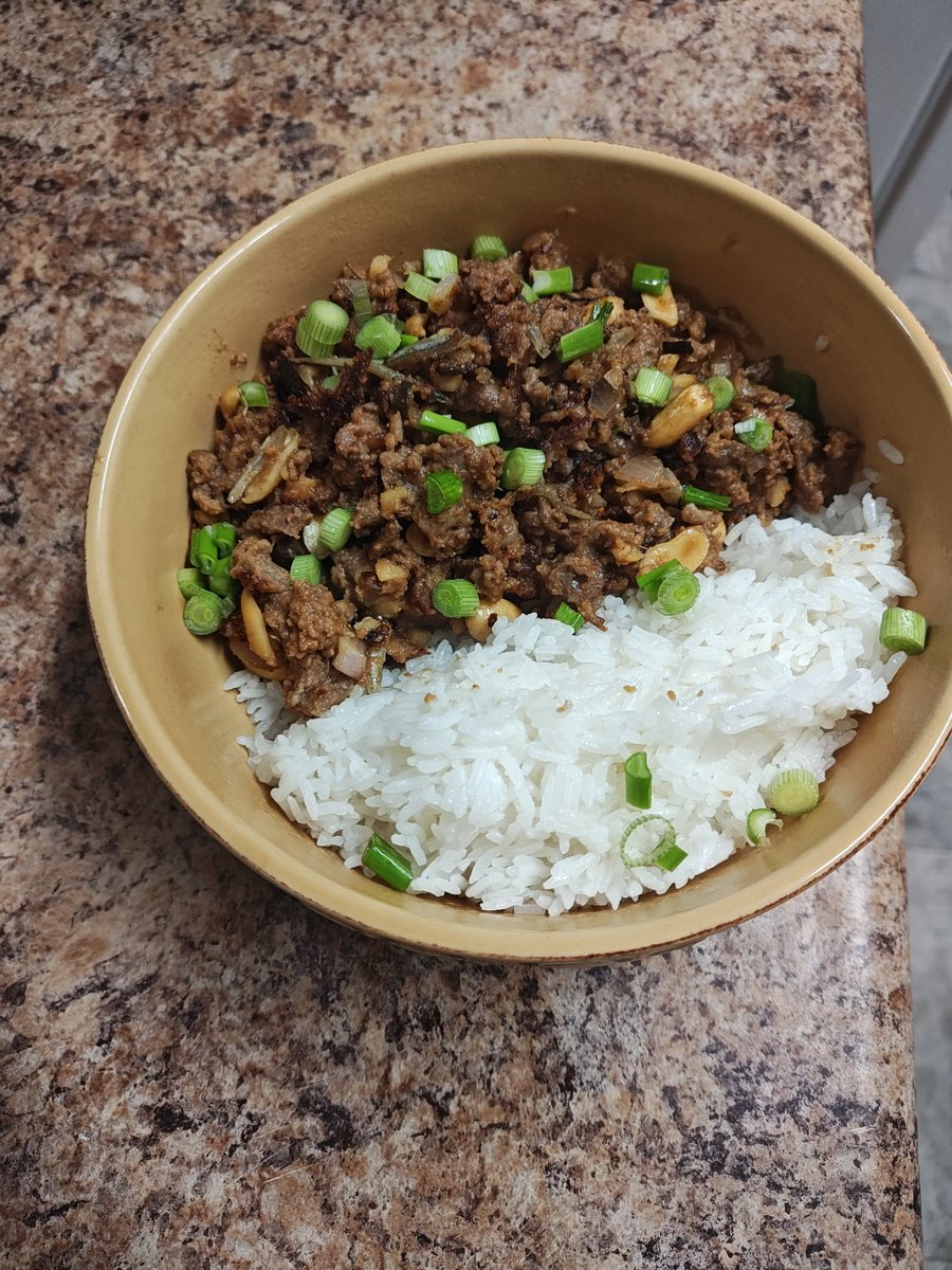 HodlTarzan's tweet photo. peanut ginger beef (w. lil fishies)

#helf #fewd https://t.co/LGzXwn9DV2