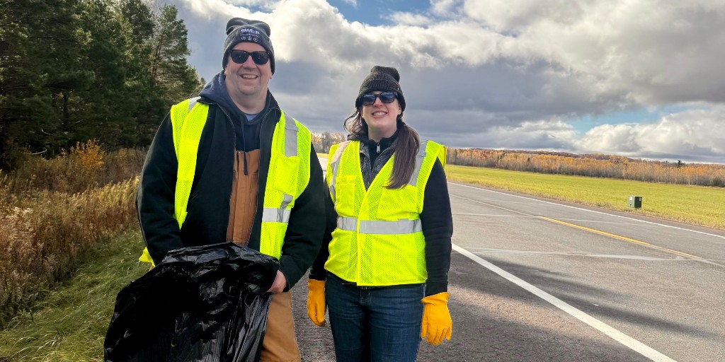 swlp_'s tweet photo. It was a BEAUTIFUL day for some highway beautification!

This SWL&amp;P crew recently picked up four large garbage bags of litter along Wisconsin Highway 35. 

Thanks for your hard work!

#CleanReliableSuperior https://t.co/a1FNYy9EgV