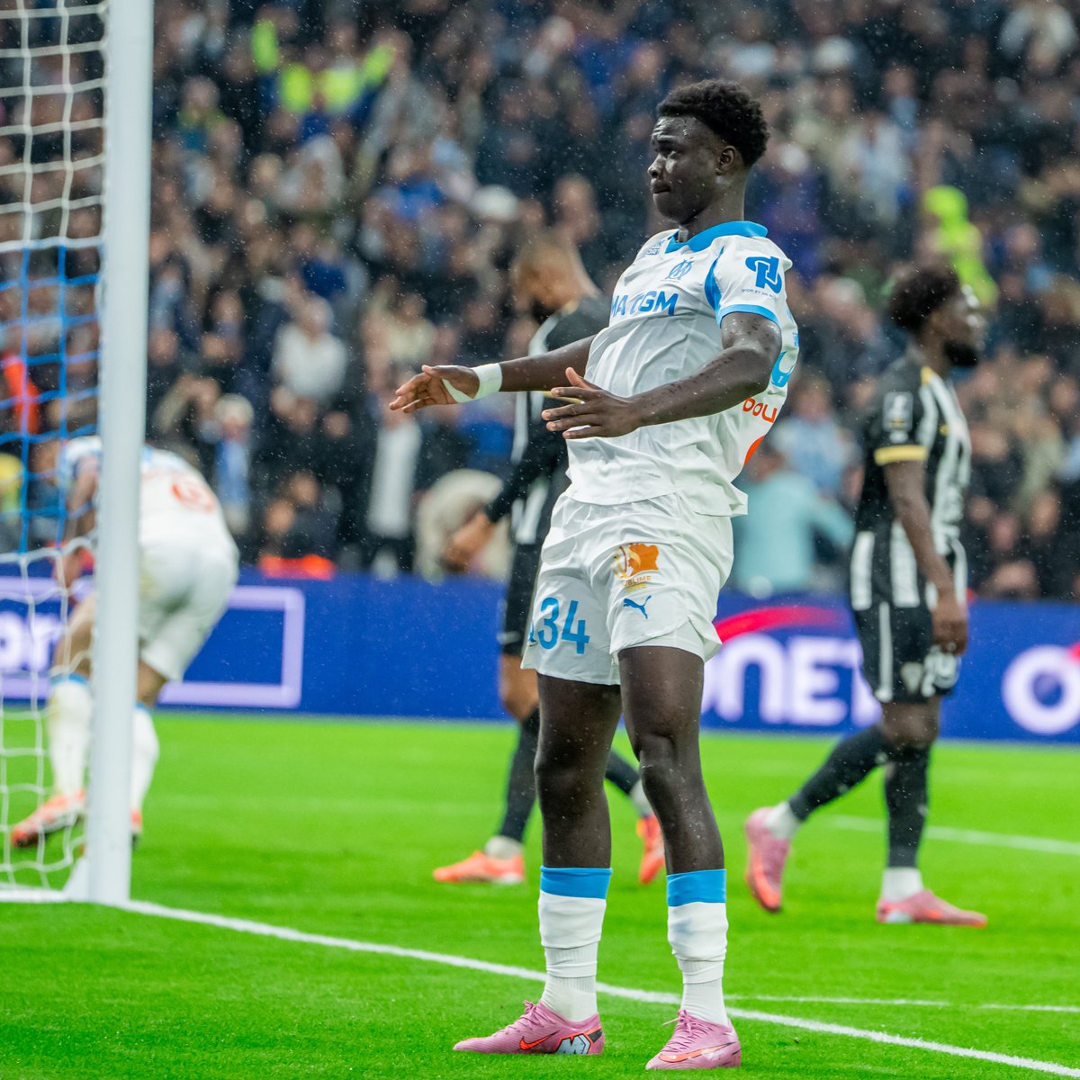 𝐑𝐎𝐁𝐈𝐍𝐈𝐎 𝐕𝐀𝐙. 𝐑𝐄𝐌𝐄𝐌𝐁𝐄𝐑 𝐓𝐇𝐄 𝐍𝐀𝐌𝐄. ⚽️⚽️

#OMSCO | 2⃣ - 1⃣ | ⚪️🔵