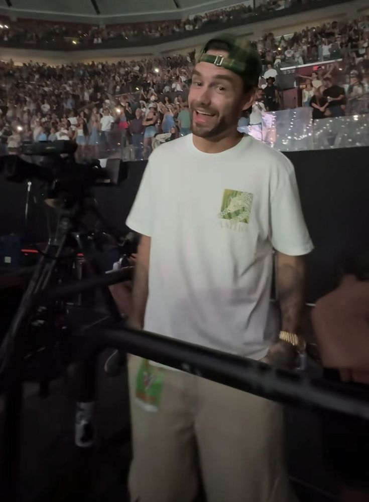 𝙢𝙮 𝙨𝙖𝙛𝙚 𝙥𝙡𝙖𝙘𝙚 ❯❯❯❯❯ tweet media