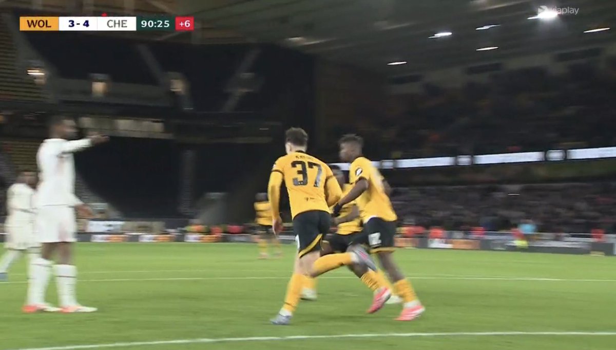 🚨 Wolves respond instantly through Wolfe to make it 4-3