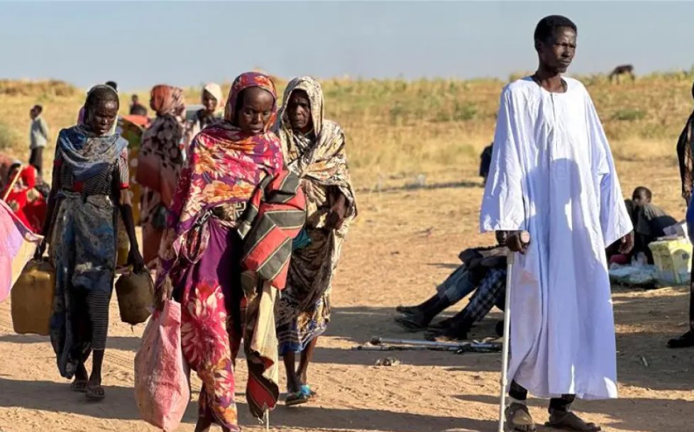 The horrific images of extrajudicial executions &amp; other serious violations from El Fasher in recent days bear the hallmarks of the Rapid Support Forces’ record of mass atrocities. Will the world finally wake up and act against the RSF leadership? <a href="/hrw/">Human Rights Watch</a> hrw.org/news/2025/10/2…