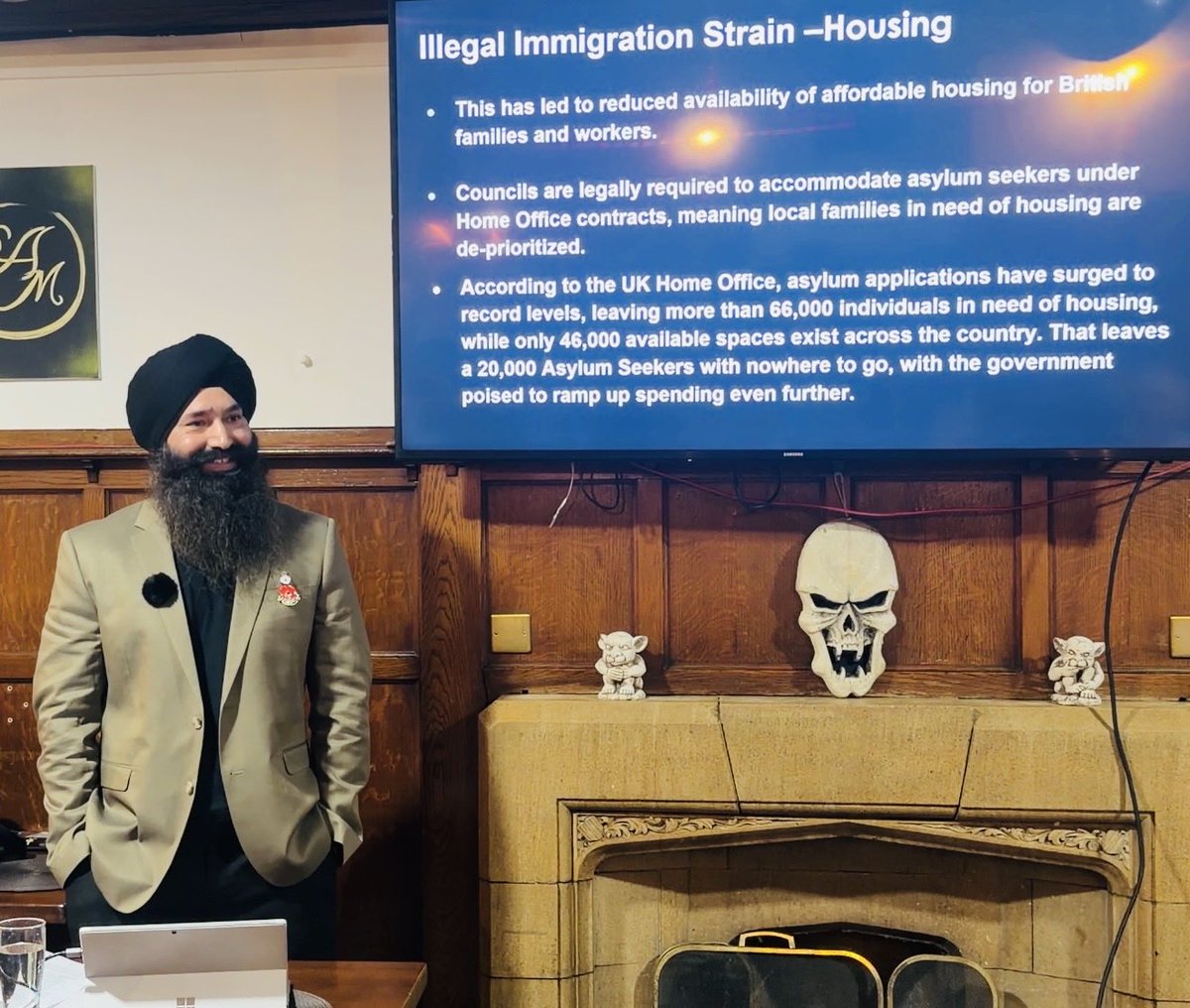 PrabhdeepReform's tweet image. We had a brilliant Hounslow Branch meeting this evening — productive discussions all around! 💪

🗣️ Topics covered included the strain of illegal immigration, and key local issues such as domestic violence, fly-tipping, and crime.

We also spoke about the opportunities to stand…
